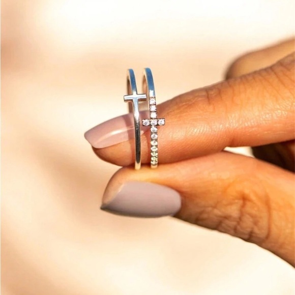 Silver ring - Picture 2 of 3